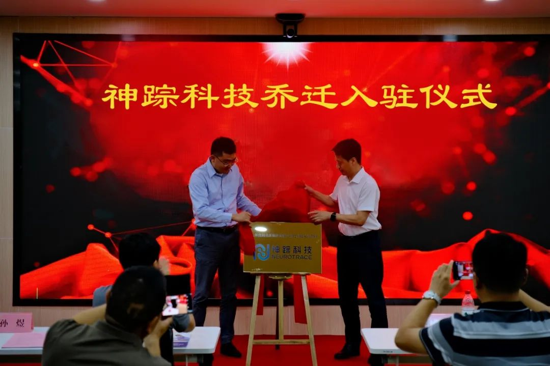 1761559126492481.png 1761559126492481.png